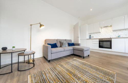Modern Split Level 2BR Spacious Apt Maida Vale - Photo 9