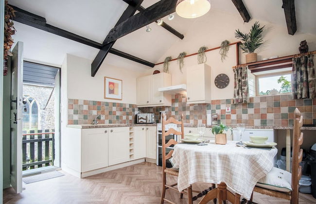 The Loft - 1 Bedroom Apartment - Photo 10