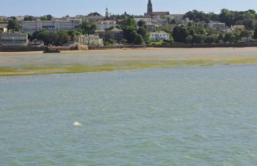 luxury new 3 bed caravan with stunning sea view on private beach in Thorness bay - Foto 38