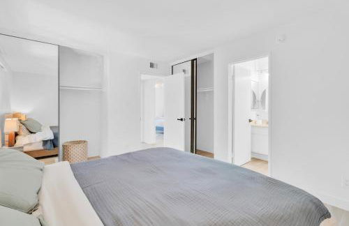 High Ceilings 3BR with Loft-2 Baths Pool & Jacuzzi - Foto 24