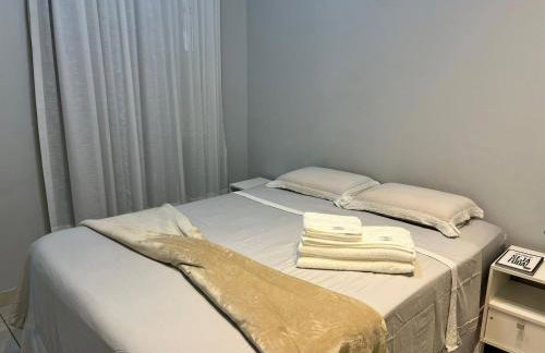 Conforto, charme e praticidade em frente à praça - Foto 3