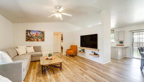 3 Mi to Old Town Cottonwood: Sunny Home w/ BBQ - Foto 1
