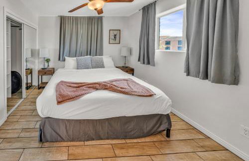 NEW! HUGE 5BR Mountain Views Game Room Hot Tub Lawn Games BBQ - Photo 28