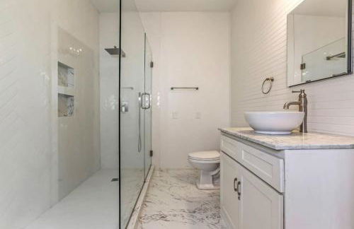 5Bed StreetCar Retreat w Outdoor Entertaining - Foto 14