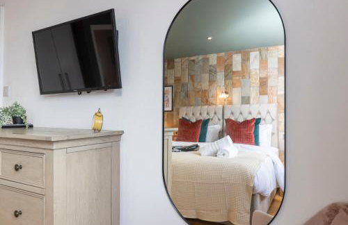 Stunning Bishop Auckland House with 5-bedrooms & 8 Beds Sleeps 12 with Free Parking by PureStay - Foto 41