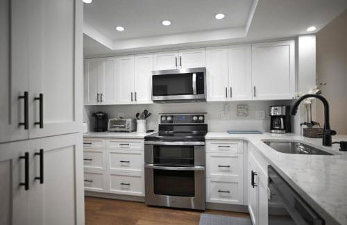 Fully Updated, Ground Floor, Poolside With Great Ocean View - Unit 49! - Foto 3