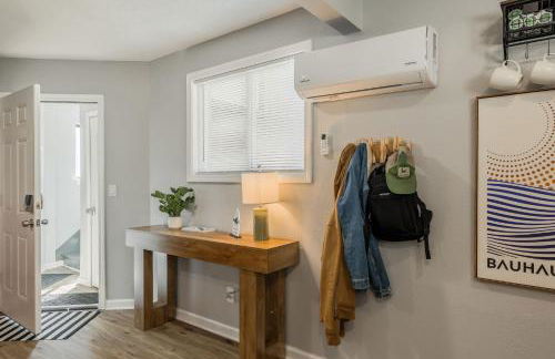 Home in Kansas City 15 mins to KCI with a KING bed and workspace - Foto 5