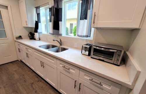 Perfectly located Pico Robertson ground floor 3 bedroom apartment Walk to restaurants WIFI TV Game Console Parking 5 minutes to Rodeo Drive - Foto 24