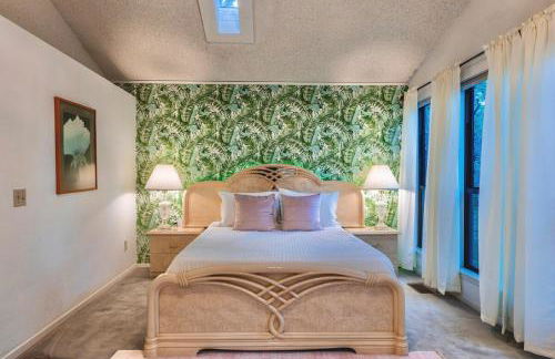 Retro Retreat - Fire Pit, Billiards, Media Room, Games - Photo 12