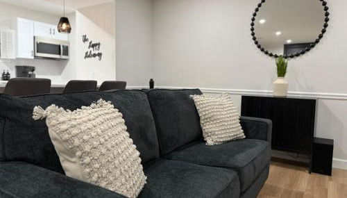 Newly Renovated Villa with King Bed and Amenities, 1 mile to Mohegan Sun - Foto 2