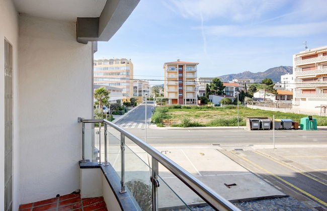 Apartment in Roses on the Beachfront - Photo 21