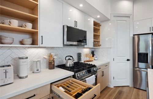 2 Luxury Homes in 1 - Walk to Nightlife & Stadiums - Foto 53