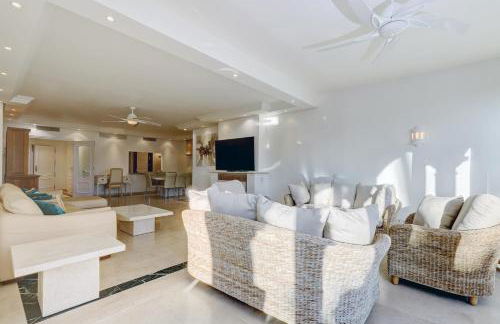 Large Ground Floor Apartment with Private Garden and Beach Access - Photo 43