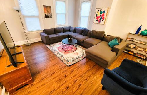 3 BR - Off Street Parking - Amazing View Nearby - Foto 1