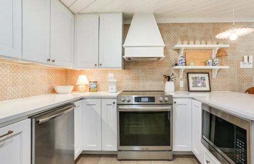 Walk to Lake Texoma Kingston Retreat with Deck! - Foto 7