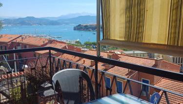 Desiree Holiday - Foto 1