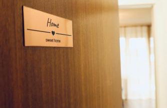 Modernes 2-Zi Apartment mit Terrasse und Garten - Foto 27