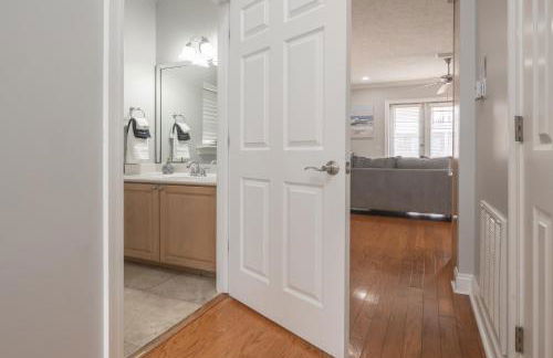 Beach Getaway for 15 A Few Steps from the Sand - Foto 43