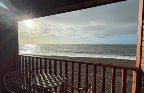 Branscombe Chalet on the Beach - Photo 3