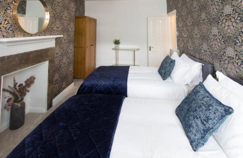 Holmfirth Home, Comfortable Stay, Near Trails and Town, Sleeps 5 - Foto 11