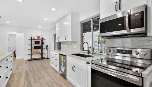 Spacious 3BR Home with Private Pool in Hollywood - Foto 4, stove, dishwasher