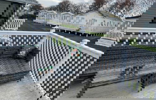 2 Bed Caravan - Sleeps 6 - Parking - Pets - Photo 26