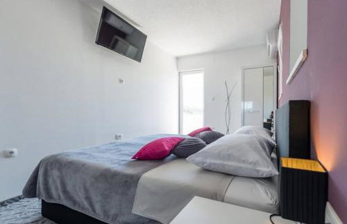 Luxury Apartment with Private Heated Pool - Foto 28