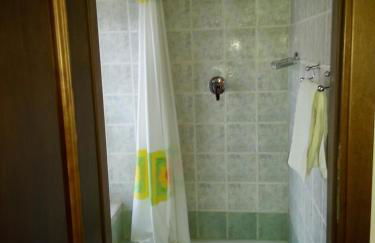 Refurbished 3 Bedroom Farmhouse in Emilia - Photo 41