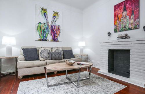 Updated Bourbon Street Condo with Smart TVs! - Foto 6