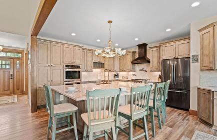 Spacious Waterfront Home on Lake Norman with Firepit Views and Dock Access - Foto 17