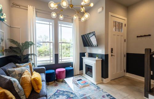 City Heights Townhome with Free Parking & 3 Baths - Foto 22