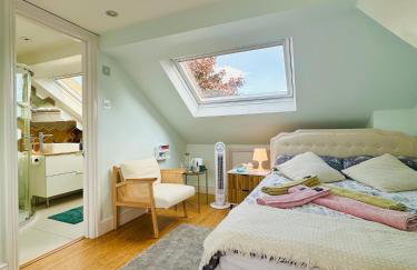 Large Double Room with Private Bathroom West Zone 3 Free Parking - Foto 1