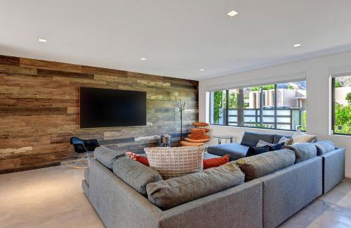 Ultra Luxury Resort Like Compound Pool, Spa, Fire Pit- Close to Everything- 4BD/2.5BTH - Foto 14