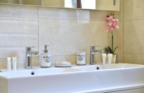 Villa Muskatel KRK -with heated covered pool - Photo 60