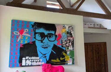 Farmhouse in Suffolk with wild swimming & hot tub - Photo 50