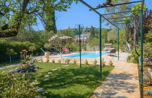 The Red House in Dassia - Foto 27