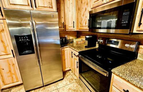 Backwoods Bonanza - Big Cabin With Hot Tub! - Foto 10