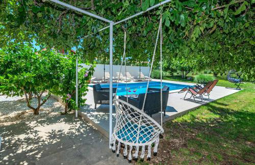 Villa Kutija with heated pool - Foto 22