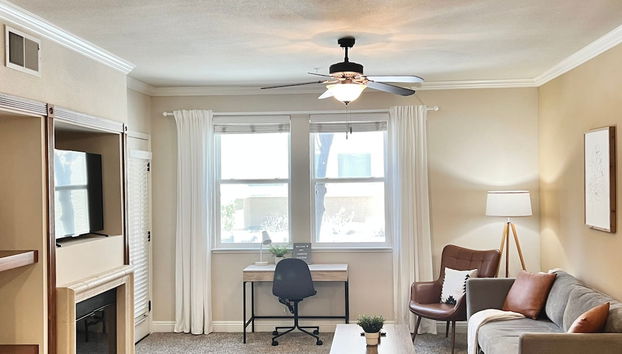 Relaxing 2-BR Apt with Pool Hot Tub Gym and Basketball Court Access - Foto 2, Habitación