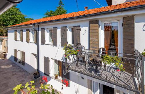 3 Bedroom Awesome Home In Jurdani - Foto 1