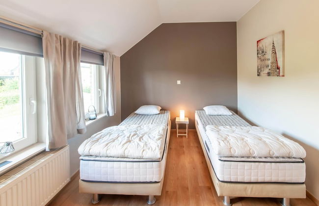 Detached House with Sauna & Hot Tub near Ski Resort & Nature Park - Photo 7