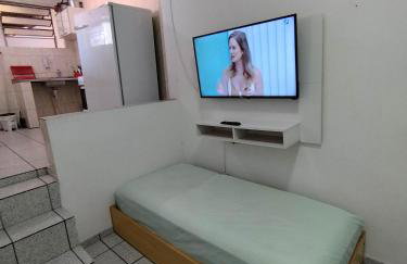 Seu Apto Centro Praia da Costa 9 Simples e Barato Mobiliado Ar Cond Fogão TV Geladeira Local Excelente - Foto 12
