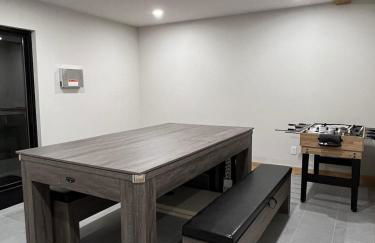 LUXE Hyak Retreat with Sauna, Hot Tub, Game Room, 6BR - Foto 43