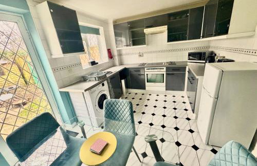 Homely 2 bedroom house, parking - Foto 27