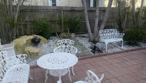 King Bed Downtown Courtyard Apt - Foto 2