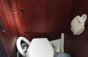 Sailboat land and sea, vegetated - Foto 14