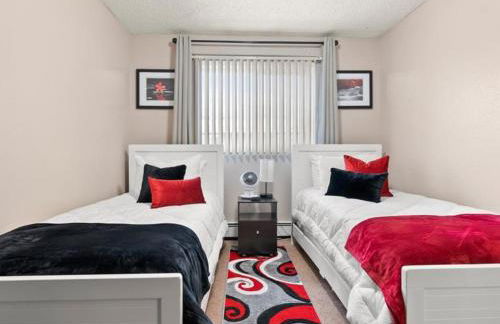 Lovely 3-bedroom rental unit with free parking! - Photo 8