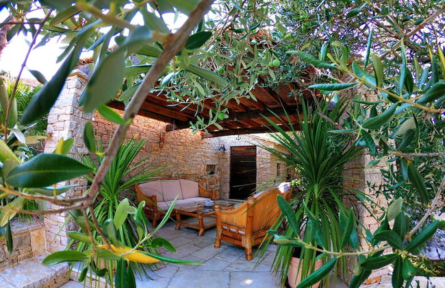 Adorable Apartment in Murter with Hot Tub - Photo 26