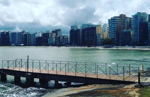 Edf Gil Nogueira-Praia Morro-Guarapari-3º Andar-APTO FTE-SOL MANHA-Piscina-Sauna-02 quartos com Ar -TV Tela Plana-Wi-Fi-Varanda Gourmet -Tela de Proteção - Purificador Água-Airfray-Dois elevadores-01 Garagem-Portaria 24 horas-50 mts da Praia do Morro - Photo 19