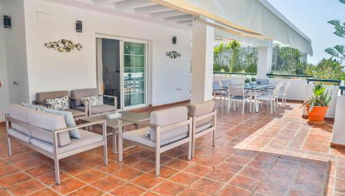 Penthouse Balcon de Puente Romano with Sea Views - Foto 2, sunbed